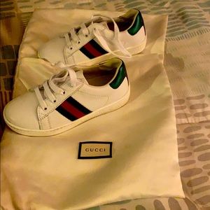 Gucci kids shoes size 25, like new